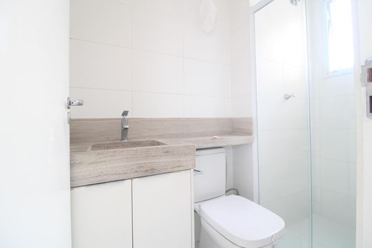 Banheiro de apartamento à venda com 2 quartos, 41m² em Jardim Prudência, São Paulo