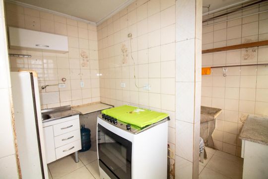 Cozinha de apartamento para alugar com 2 quartos, 48m² em Chácara Santana, São Paulo
