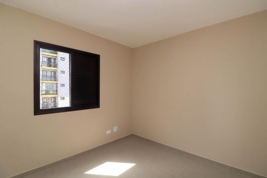 Quarto 2 de apartamento para alugar com 2 quartos, 68m² em Jardim Henriqueta, Taboão da Serra