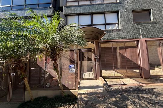 Fachada de apartamento para alugar com 3 quartos, 123m² em Auxiliadora, Porto Alegre