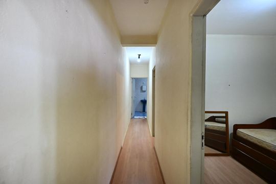 Corredor  de casa para alugar com 3 quartos, 220m² em Jardim Maria Rosa, Taboão da Serra