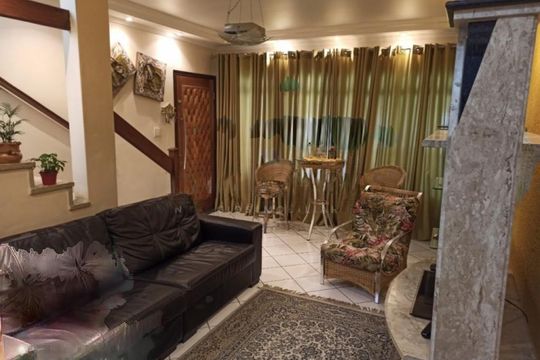 Casa à venda com 2 quartos, 180m² em Jardim Satelite, São Paulo