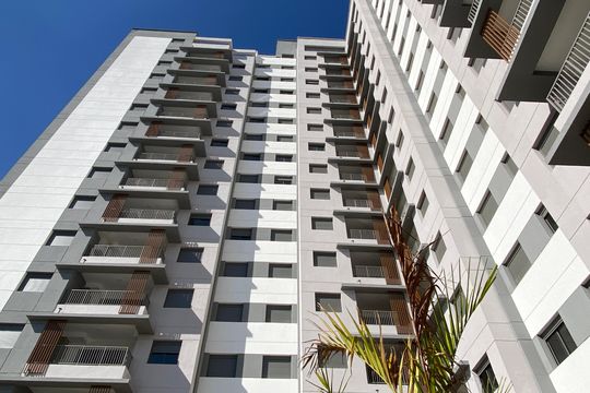 Fachada do bloco de apartamento para alugar com 2 quartos, 54m² em Presidente Altino, Osasco