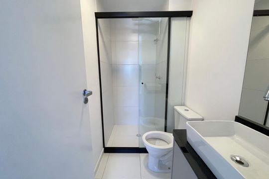 Banheiro de apartamento para alugar com 1 quarto, 31m² em Butantã, São Paulo