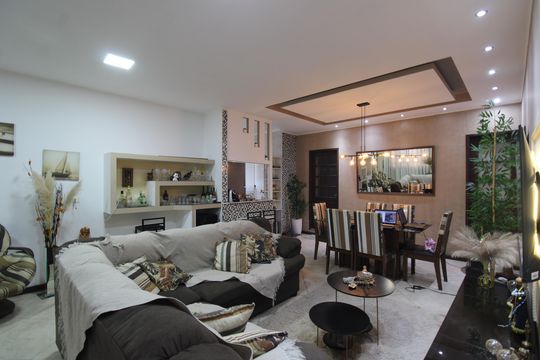 Sala de casa de condomínio à venda com 5 quartos, 340m² em Tanque, Rio de Janeiro