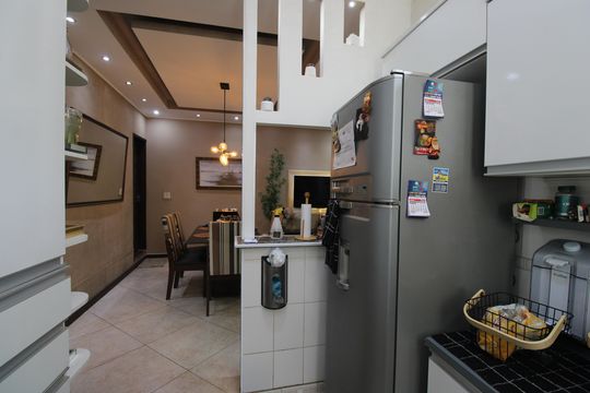 Cozinha de casa de condomínio à venda com 5 quartos, 340m² em Tanque, Rio de Janeiro