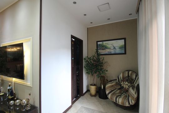 Sala de casa de condomínio à venda com 5 quartos, 340m² em Tanque, Rio de Janeiro
