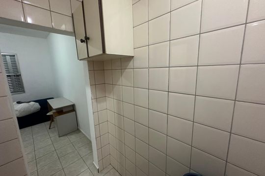 Cozinha de apartamento para alugar com 1 quarto, 29m² em Centro, São Vicente