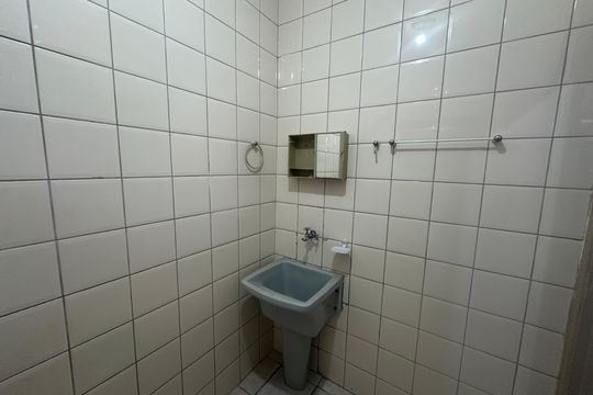 Banheiro de apartamento para alugar com 1 quarto, 29m² em Centro, São Vicente
