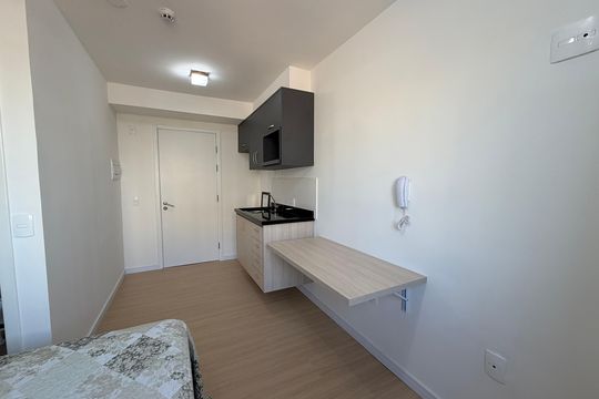 Cozinha de kitnet/studio para alugar com 1 quarto, 18m² em Ferreira, São Paulo