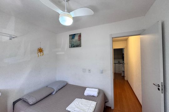 Quarto 1 de casa de condomínio para alugar com 2 quartos, 84m² em Vargem Grande, Rio de Janeiro