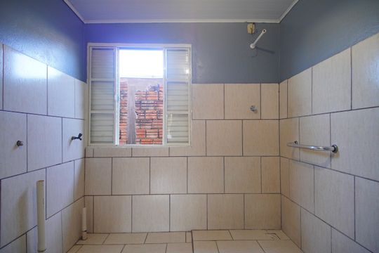 Banheiro de casa à venda com 2 quartos, 79m² em Santos Dumont, São Leopoldo