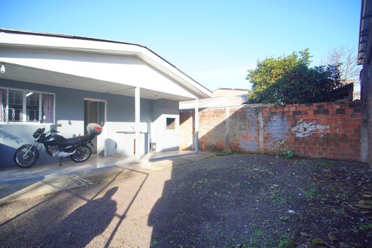 Quintal de casa à venda com 2 quartos, 79m² em Santos Dumont, São Leopoldo