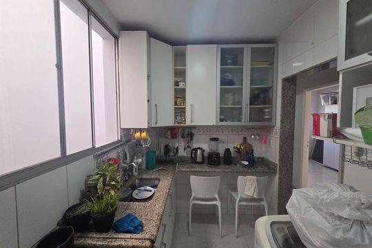Cozinha de apartamento à venda com 2 quartos, 48m² em Nova Floresta, Belo Horizonte
