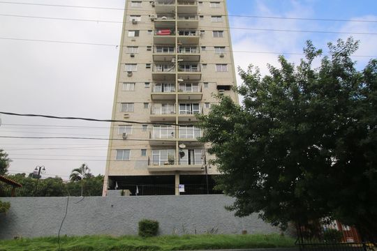 Fachada do Prédio de apartamento à venda com 2 quartos, 56m² em Vaz Lobo, Rio de Janeiro