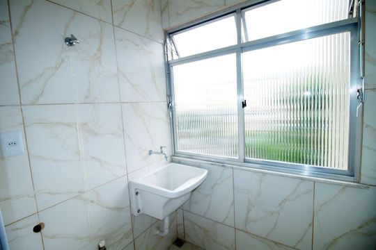 Área de Serviço de apartamento à venda com 2 quartos, 56m² em Vaz Lobo, Rio de Janeiro