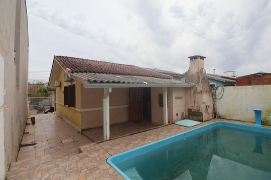 Área externa de casa para alugar com 2 quartos, 80m² em São José, Canoas