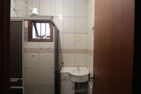 Banheiro de casa para alugar com 2 quartos, 80m² em São José, Canoas