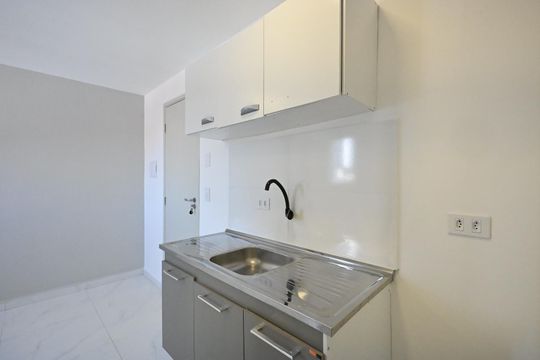 Cozinha de kitnet/studio para alugar com 1 quarto, 20m² em Ferreira, São Paulo