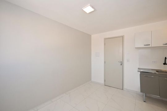 Sala/Quarto de kitnet/studio para alugar com 1 quarto, 20m² em Ferreira, São Paulo