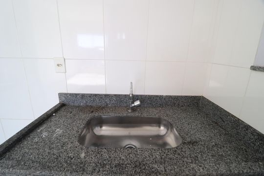 Cozinha de apartamento para alugar com 2 quartos, 56m² em Marta Helena, Uberlândia