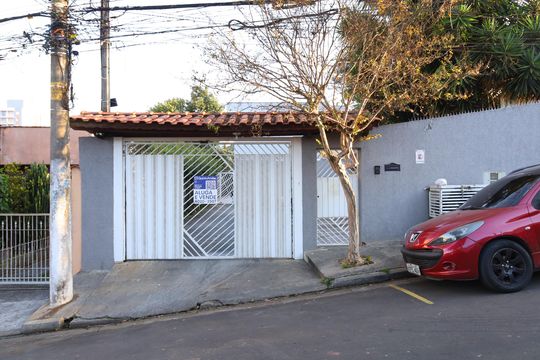 Fachada do condomínio - Placa GRANDE instalada no portão do condomínio dia 09.07.2026 - Código da placa: GBEG-288 de casa de condomínio para alugar com 2 quartos, 62m² em Itaquera, São Paulo