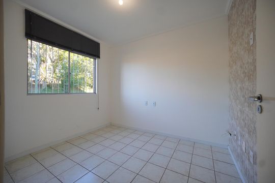 Quarto 1 de apartamento para alugar com 2 quartos, 54m² em Bom Viver, São José