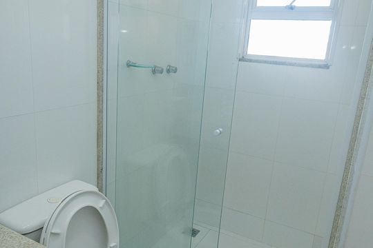 Banheiro de apartamento para alugar com 1 quarto, 35m² em Campo Grande, Rio de Janeiro