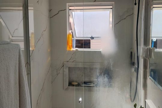 Banheiro 1 de casa de condomínio à venda com 2 quartos, 50m² em Vila João Ramalho, Santo André