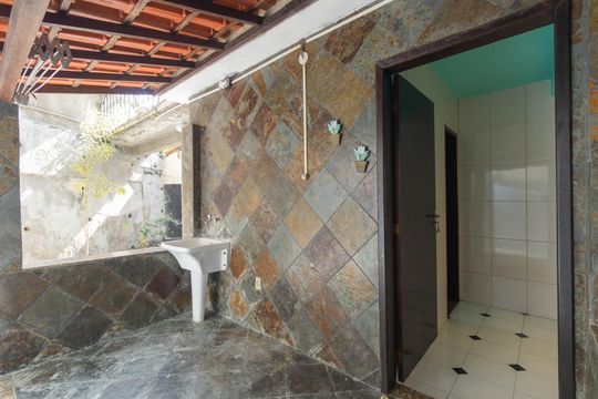 Área de Serviço de casa para alugar com 1 quarto, 76m² em Lindo Parque, São Gonçalo