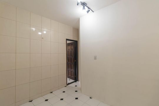 Sala de casa para alugar com 1 quarto, 76m² em Lindo Parque, São Gonçalo