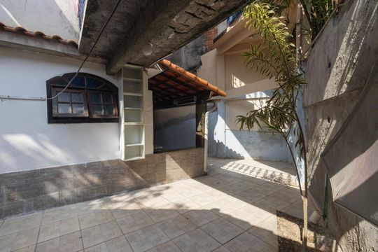 Área externa de casa para alugar com 1 quarto, 76m² em Lindo Parque, São Gonçalo
