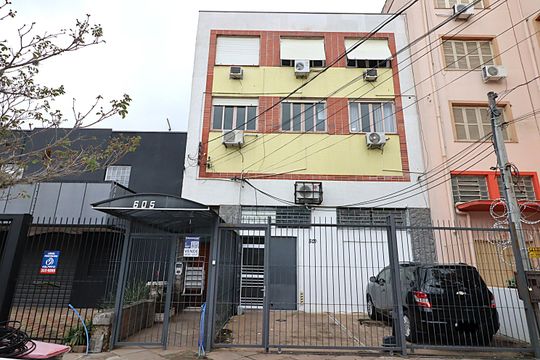 Fachada do Prédio de apartamento à venda com 3 quartos, 107m² em São Geraldo, Porto Alegre