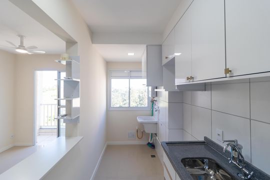 Cozinha de apartamento para alugar com 2 quartos, 49m² em Jardim Samambaia, Campinas