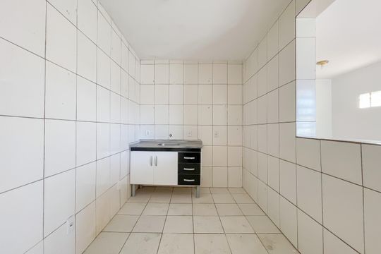 Cozinha de casa para alugar com 1 quarto, 50m² em Jaguaribe, Osasco