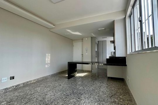 Sala  de apartamento à venda com 2 quartos, 60m² em Serra, Belo Horizonte