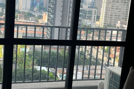 Varanda de kitnet/studio para alugar com 1 quarto, 30m² em Pinheiros, São Paulo