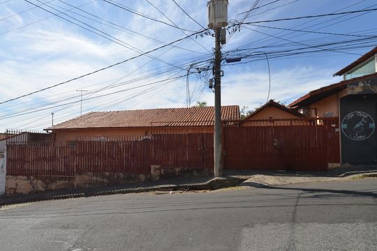 Fachada de casa para alugar com 3 quartos, 120m² em São Cristóvão, Belo Horizonte