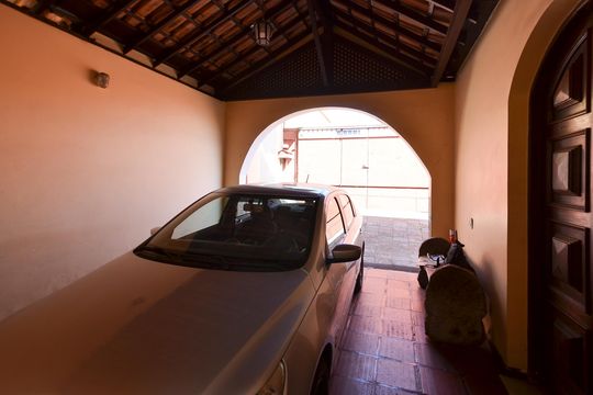 Garagem de casa para alugar com 3 quartos, 120m² em São Cristóvão, Belo Horizonte