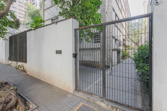 Fachada de apartamento para alugar com 1 quarto, 27m² em Pinheiros, São Paulo