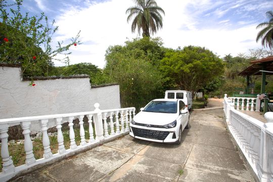 Garagem de apartamento para alugar com 4 quartos, 1300m² em A Definir Em Campo, Contagem