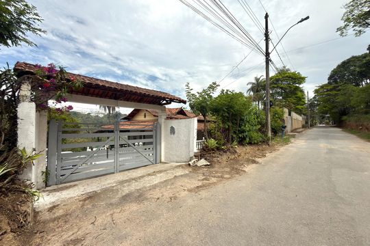 Fachada de apartamento para alugar com 4 quartos, 1300m² em A Definir Em Campo, Contagem