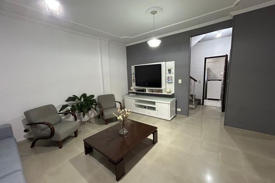 Sala de casa à venda com 3 quartos, 290m² em Praça Seca, Rio de Janeiro