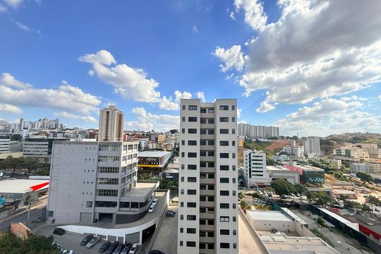 Vista Quarto 2 de apartamento para alugar com 2 quartos, 47m² em Estoril, Belo Horizonte