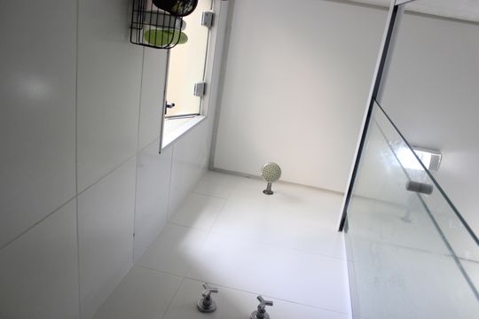 Banheiro  de kitnet/studio para alugar com 1 quarto, 39m² em Vila Augusta, Guarulhos