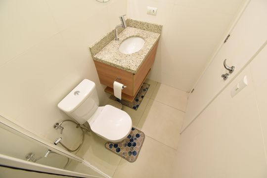 Banheiro da Suíte de apartamento para alugar com 1 quarto, 35m² em Centro, Curitiba