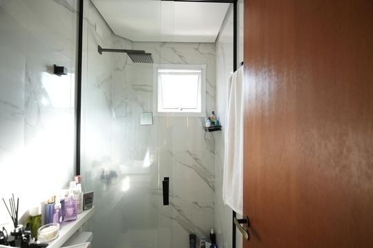 Banheiro da Suíte de apartamento à venda com 2 quartos, 112m² em Vila Gilda, Santo André