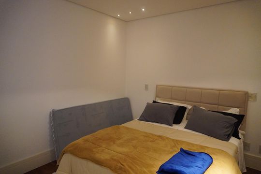 Suíte 1 de casa de condomínio para alugar com 4 quartos, 560m² em Alphaville, Santana de Parnaíba