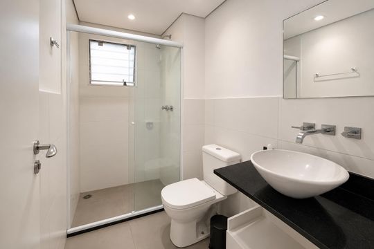 Banheiro de apartamento à venda com 1 quarto, 36m² em Vila Augusta, Guarulhos