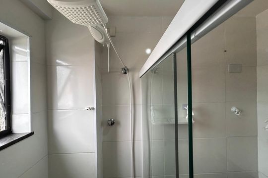 Banheiro de apartamento para alugar com 2 quartos, 46m² em Vila Gea, São Paulo